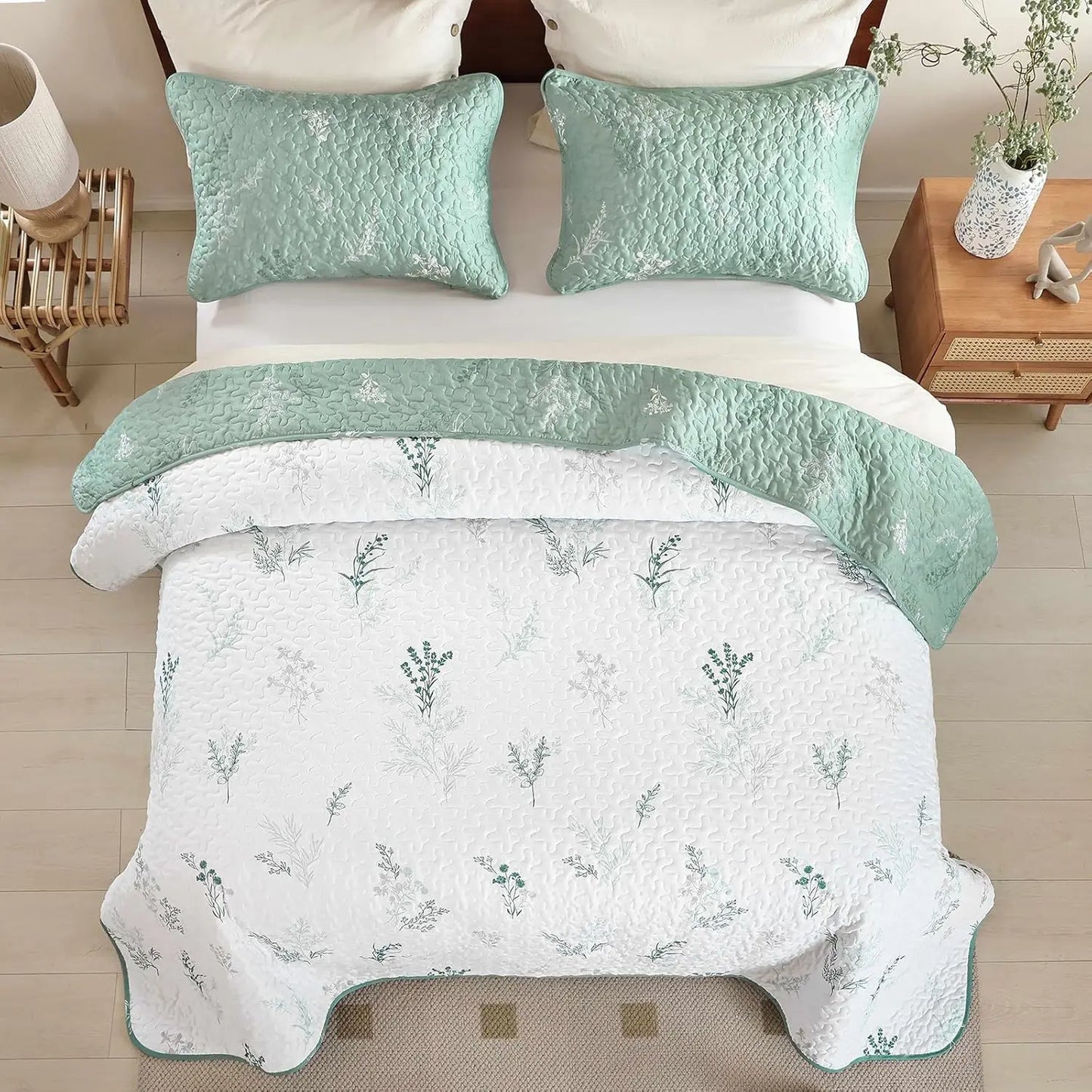 Reversible Floral Quilt Set With Pillow Cases Microfiber Bedding